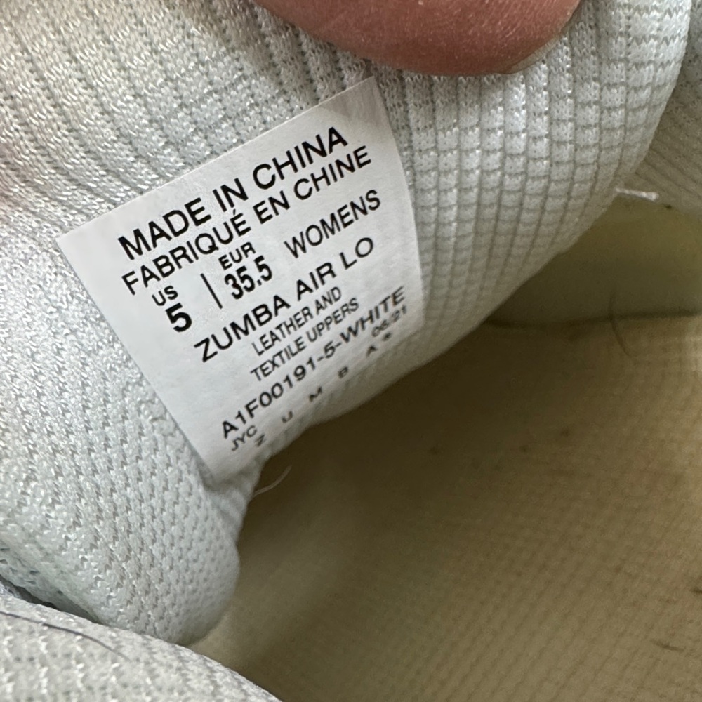 Zumba Fitness White leather Sneakers with Iridescent Accents EUC 5 - Picture 12 of 13